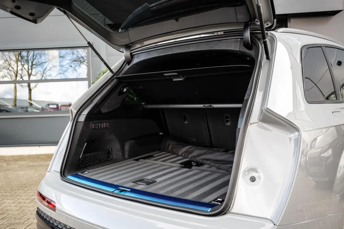 SQ7 4.0 TFSI 507pk 7p Nardo Grey, Keramisch, B&O Advanced, Full-options