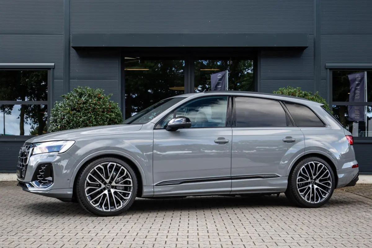 SQ7 4.0 TFSI 507pk 7p Nardo Grey, Keramisch, B&O Advanced, Full-options