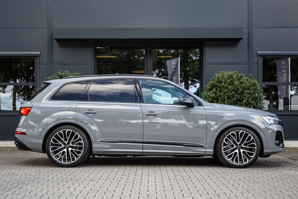 SQ7 4.0 TFSI 507pk 7p Nardo Grey, Keramisch, B&O Advanced, Full-options