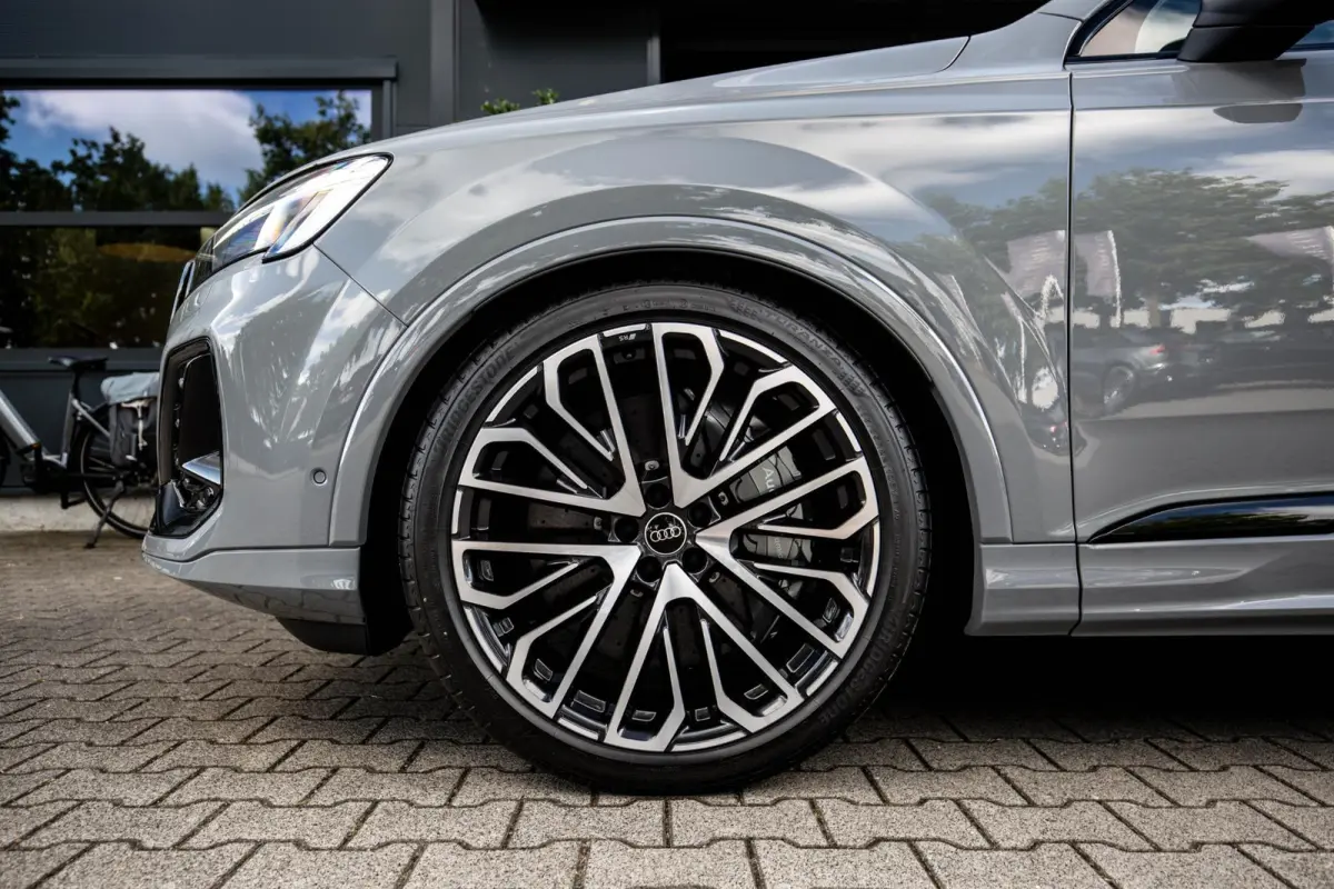 SQ7 4.0 TFSI 507pk 7p Nardo Grey, Keramisch, B&O Advanced, Full-options