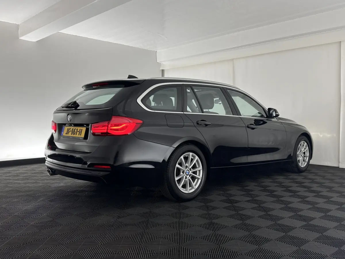 320d EDE Corporate Lease Essential Aut. *PANO | FULL-LEATHER | FULL-LED | NAVI-FULLMAP | HEATED-COMFORTSEATS | HIFI-SOUND | ECC | PDC | CRUISE | 16''ALU*