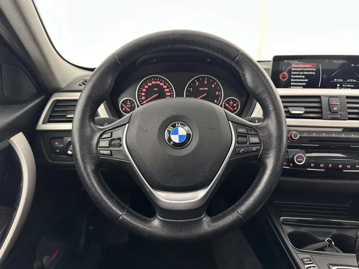 320d EDE Corporate Lease Essential Aut. *PANO | FULL-LEATHER | FULL-LED | NAVI-FULLMAP | HEATED-COMFORTSEATS | HIFI-SOUND | ECC | PDC | CRUISE | 16''ALU*