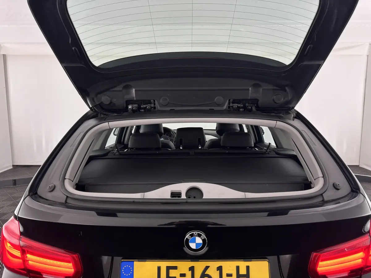 320d EDE Corporate Lease Essential Aut. *PANO | FULL-LEATHER | FULL-LED | NAVI-FULLMAP | HEATED-COMFORTSEATS | HIFI-SOUND | ECC | PDC | CRUISE | 16''ALU*