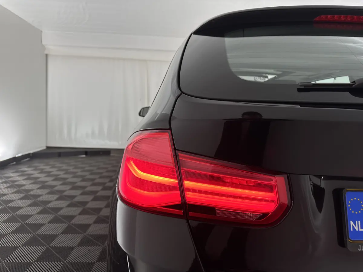 320d EDE Corporate Lease Essential Aut. *PANO | FULL-LEATHER | FULL-LED | NAVI-FULLMAP | HEATED-COMFORTSEATS | HIFI-SOUND | ECC | PDC | CRUISE | 16''ALU*