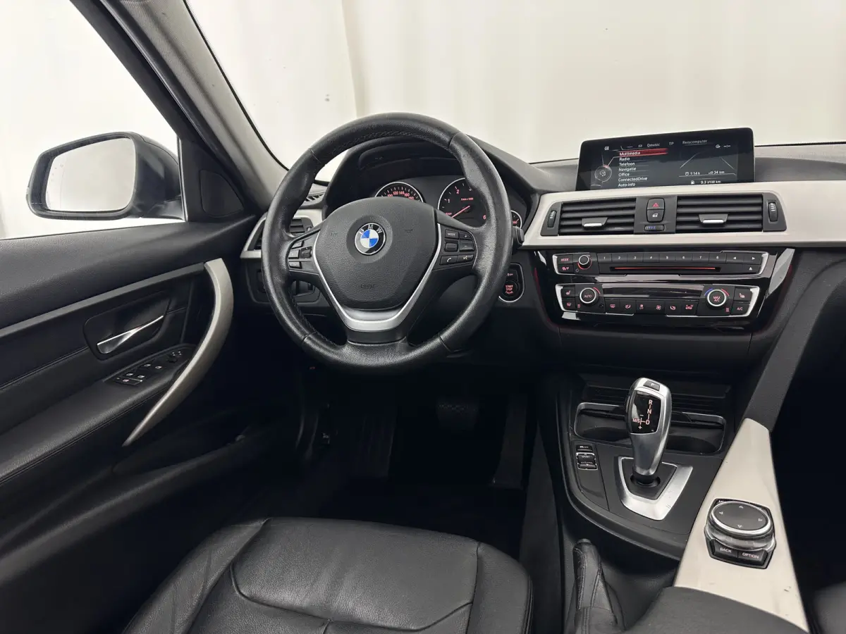320d EDE Corporate Lease Essential Aut. *PANO | FULL-LEATHER | FULL-LED | NAVI-FULLMAP | HEATED-COMFORTSEATS | HIFI-SOUND | ECC | PDC | CRUISE | 16''ALU*