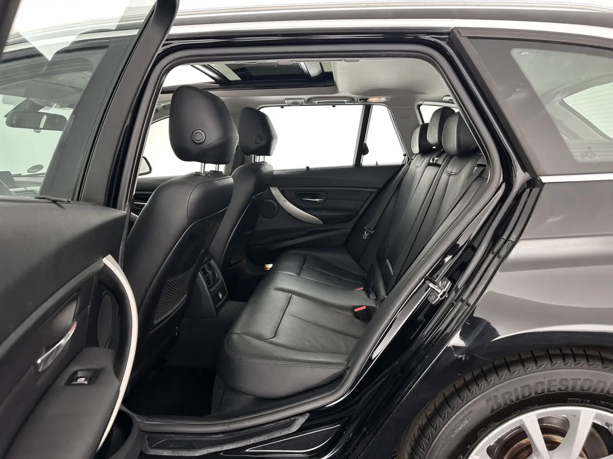 320d EDE Corporate Lease Essential Aut. *PANO | FULL-LEATHER | FULL-LED | NAVI-FULLMAP | HEATED-COMFORTSEATS | HIFI-SOUND | ECC | PDC | CRUISE | 16''ALU*