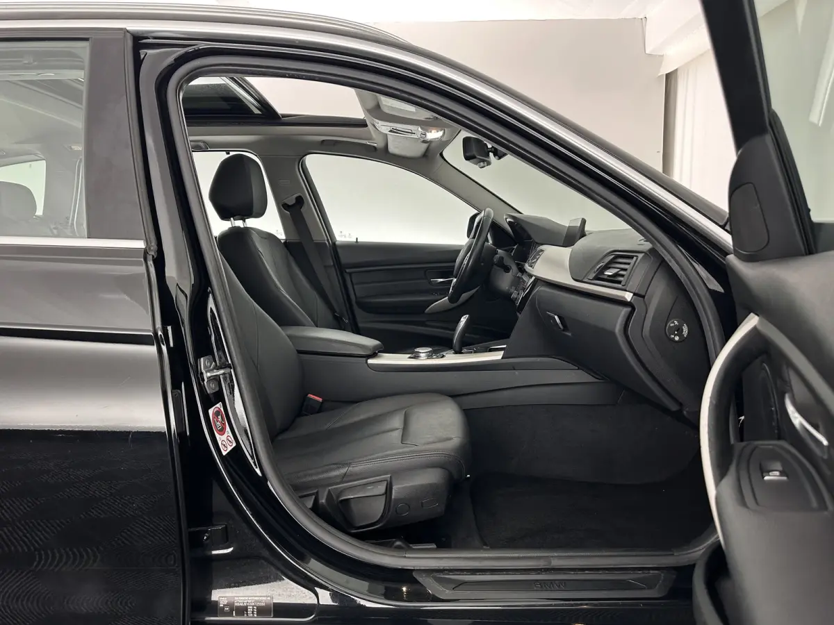 320d EDE Corporate Lease Essential Aut. *PANO | FULL-LEATHER | FULL-LED | NAVI-FULLMAP | HEATED-COMFORTSEATS | HIFI-SOUND | ECC | PDC | CRUISE | 16''ALU*
