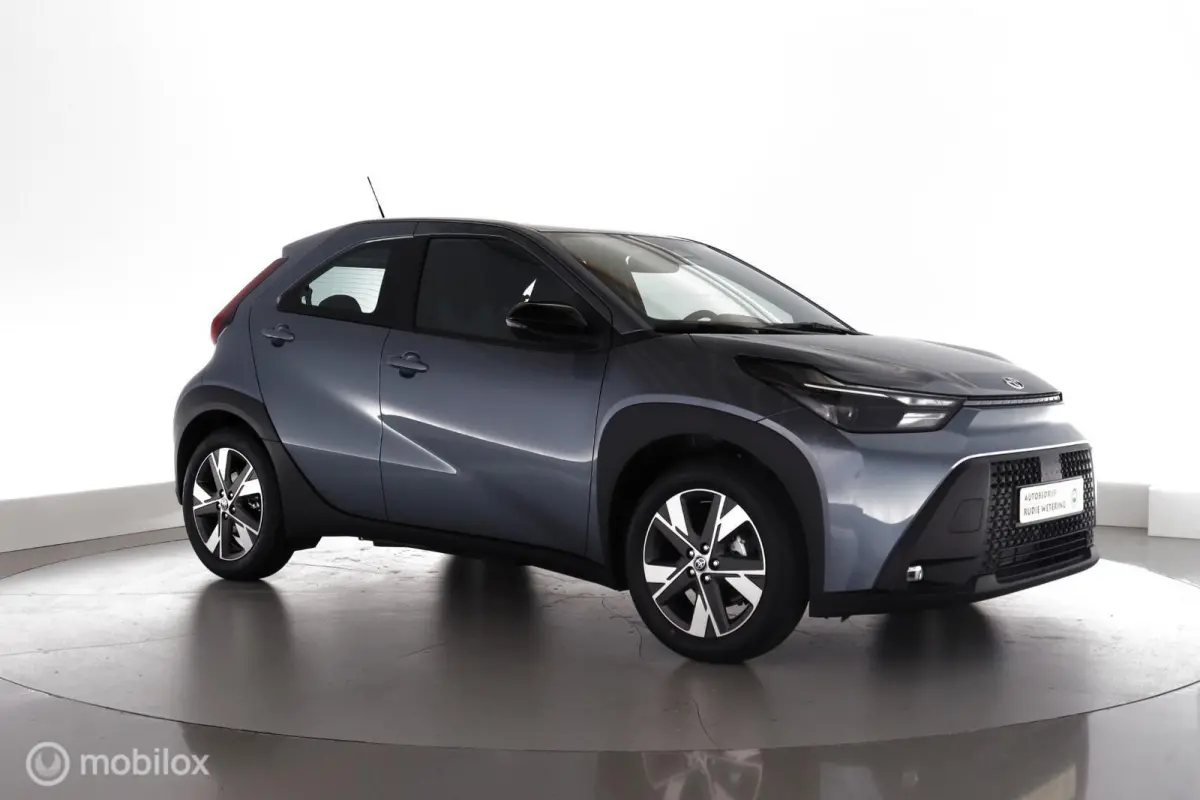 Hybrid 115 pulse dab|cam|carplay|lmv17