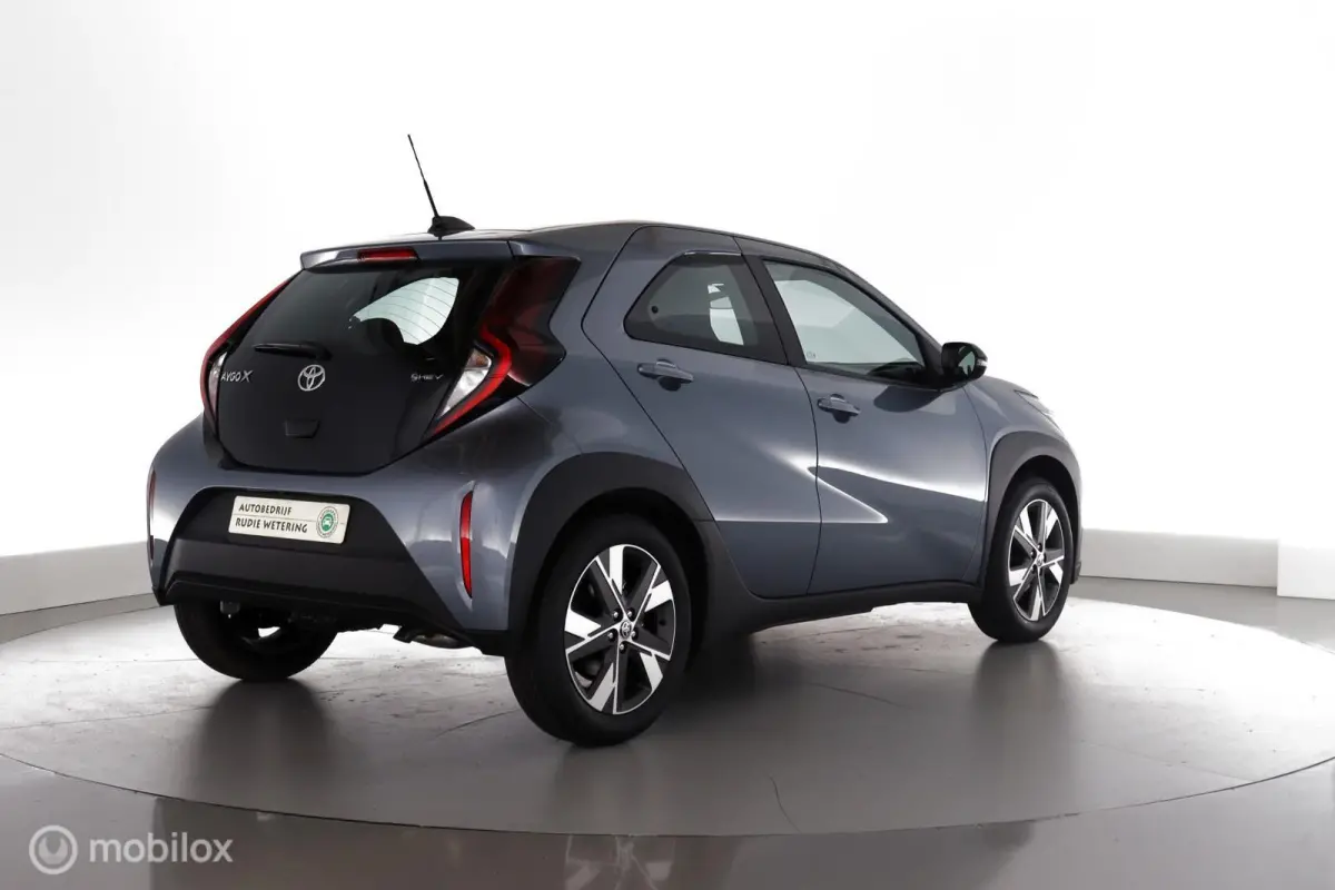 Hybrid 115 pulse dab|cam|carplay|lmv17