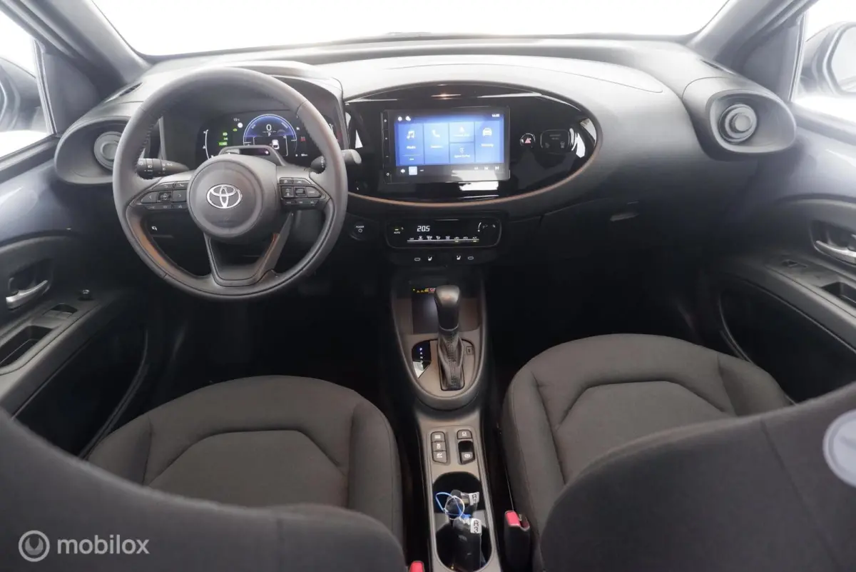 Hybrid 115 pulse dab|cam|carplay|lmv17