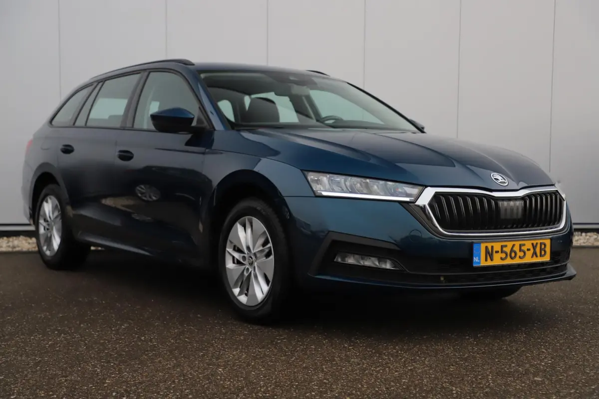 1.0 e-TSI Ambition Automaat Virtual Cockpit Navigatie Carplay Android LMV LED Clima Cruise Lane Assist