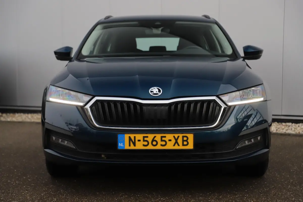 1.0 e-TSI Ambition Automaat Virtual Cockpit Navigatie Carplay Android LMV LED Clima Cruise Lane Assist
