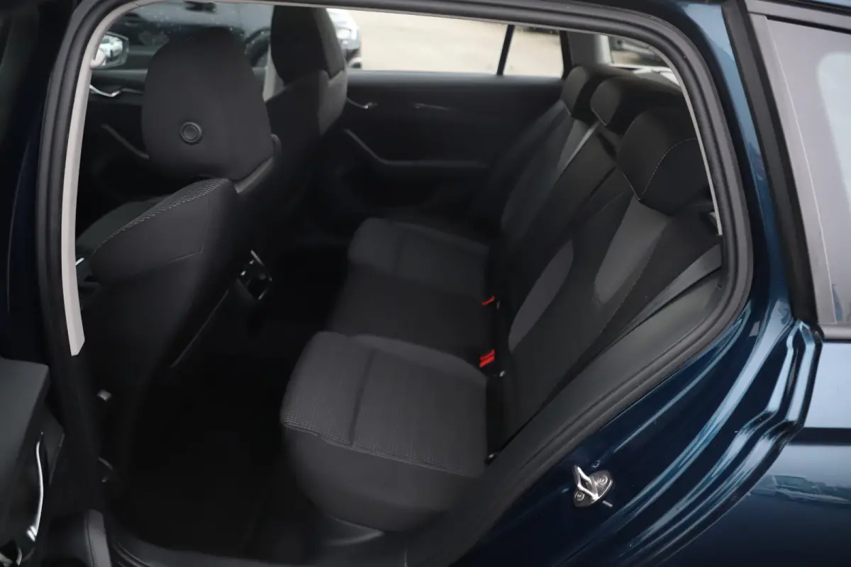 1.0 e-TSI Ambition Automaat Virtual Cockpit Navigatie Carplay Android LMV LED Clima Cruise Lane Assist