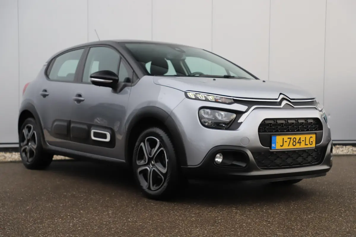 1.2 PureTech Feel Navigatie Carplay Android Climate Cruise Control Rijstrooksensor Parkeersensor All-season banden!