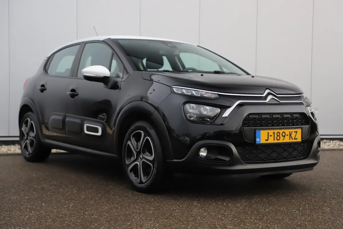 1.2 PureTech Feel Navigatie Carplay Android Climate Cruise Control Rijstrooksensor Parkeersensor All-season banden!