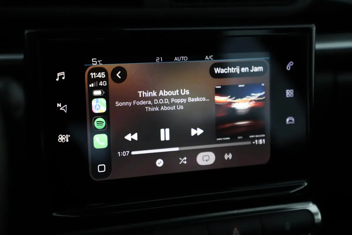 1.2 PureTech Feel Navigatie Carplay Android Climate Cruise Control Rijstrooksensor Parkeersensor All-season banden!