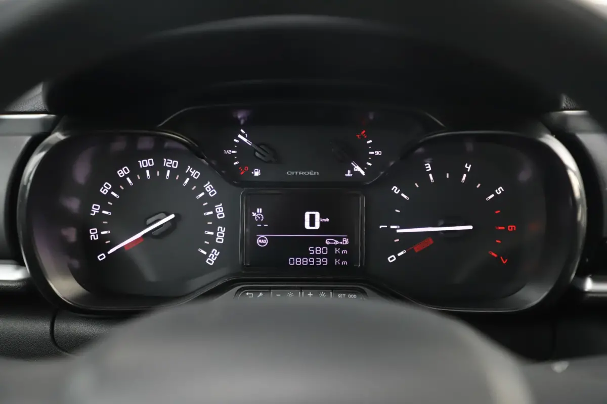 1.2 PureTech Feel Navigatie Carplay Android Climate Cruise Control Rijstrooksensor Parkeersensor All-season banden!