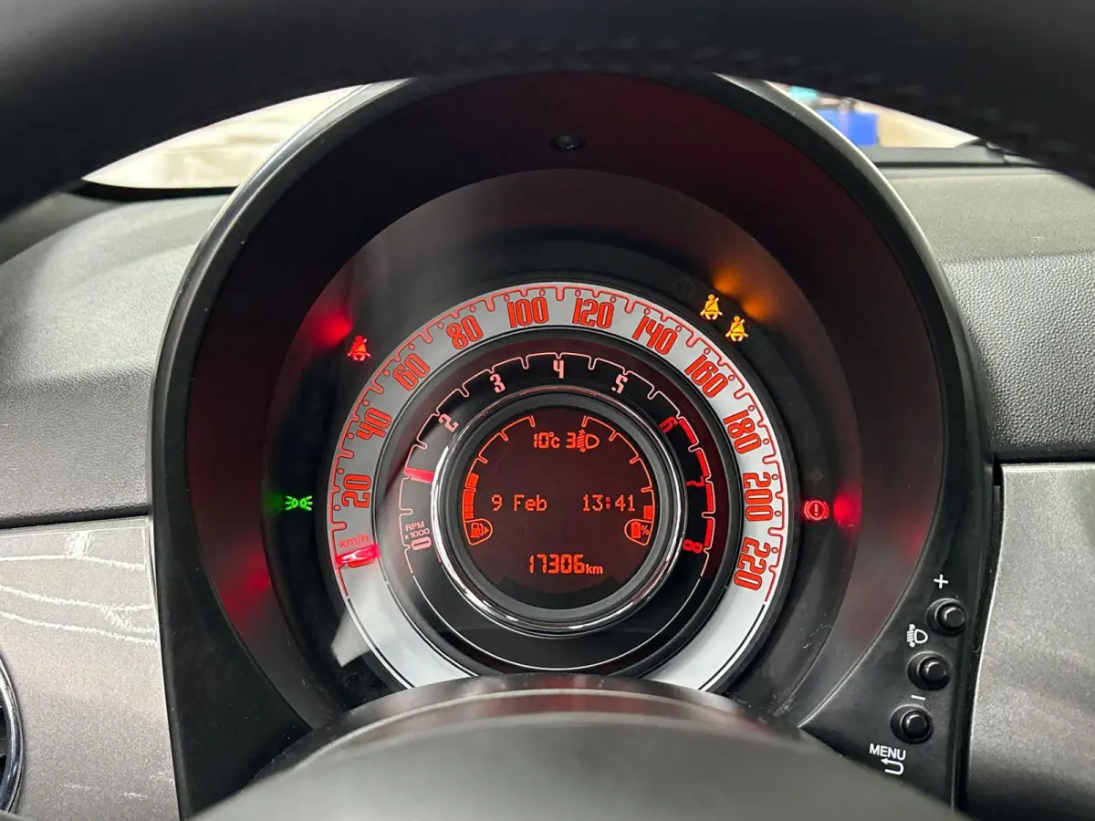 1.0 Hybrid | Apple carplay /Android Auto | Parkeersensoren | Cuise Control | Bluetooth | Airco |