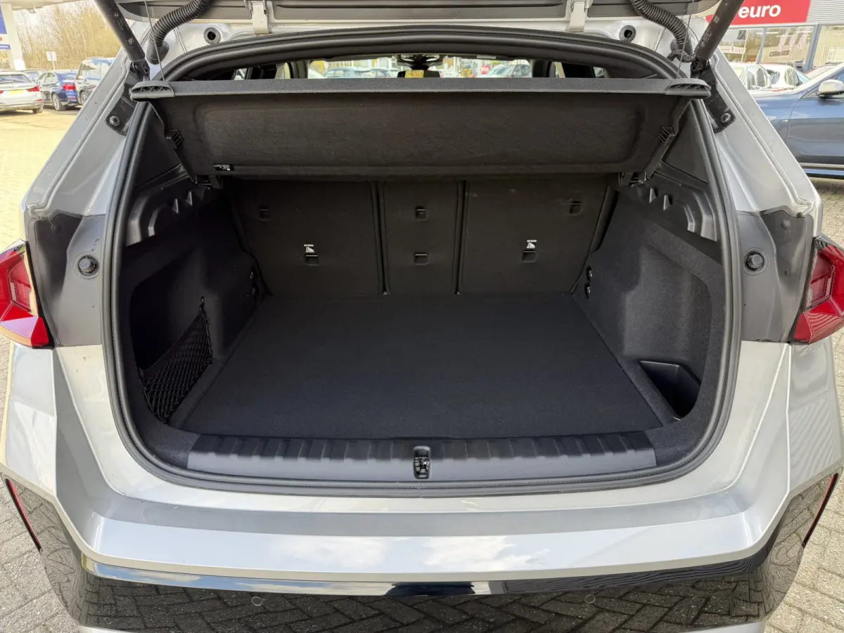 sDrive20i M Sport Panoramadak Stuurwielverwarming Massage 19 Inch Keyless Entry ACC Harman-Kardon Sound 360 Gr Camera Keyless Entry Head-Up Display