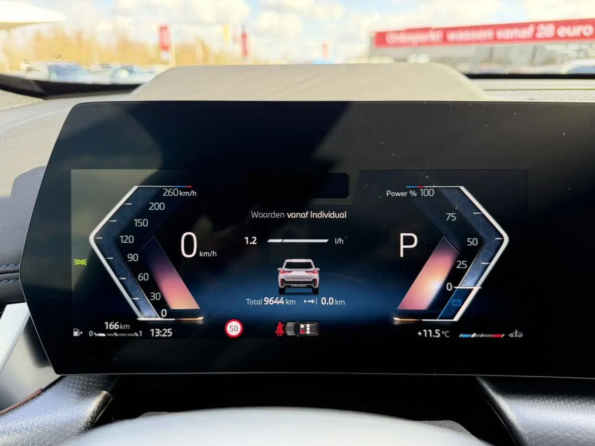 sDrive20i M Sport Panoramadak Stuurwielverwarming Massage 19 Inch Keyless Entry ACC Harman-Kardon Sound 360 Gr Camera Keyless Entry Head-Up Display