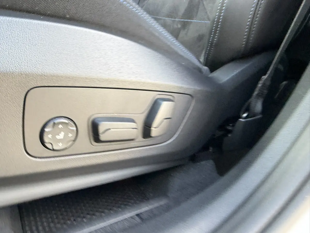 sDrive20i M Sport Panoramadak Stuurwielverwarming Massage 19 Inch Keyless Entry ACC Harman-Kardon Sound 360 Gr Camera Keyless Entry Head-Up Display
