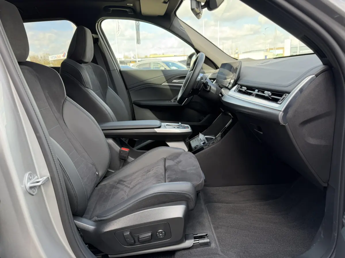sDrive20i M Sport Panoramadak Stuurwielverwarming Massage 19 Inch Keyless Entry ACC Harman-Kardon Sound 360 Gr Camera Keyless Entry Head-Up Display