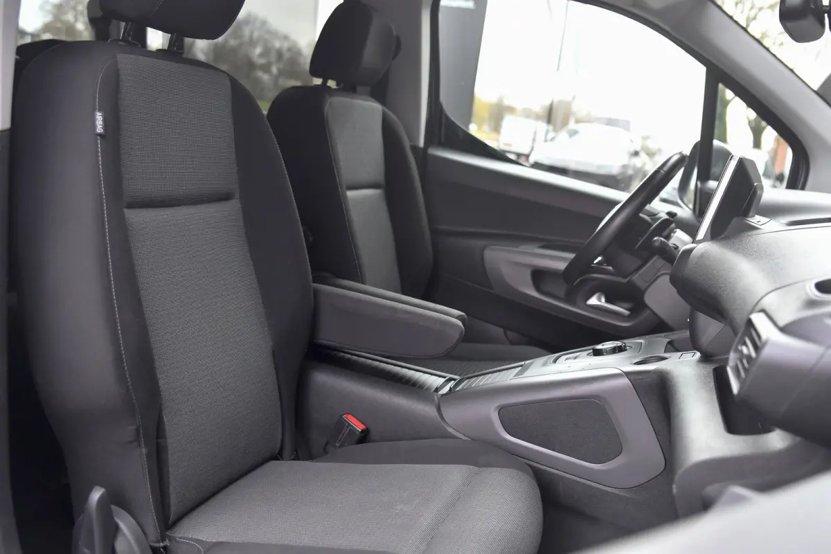 1.2 Turbo Professional 7p. HUD, ACC, Camera, CarPlay, Keyless, Dodeh.!