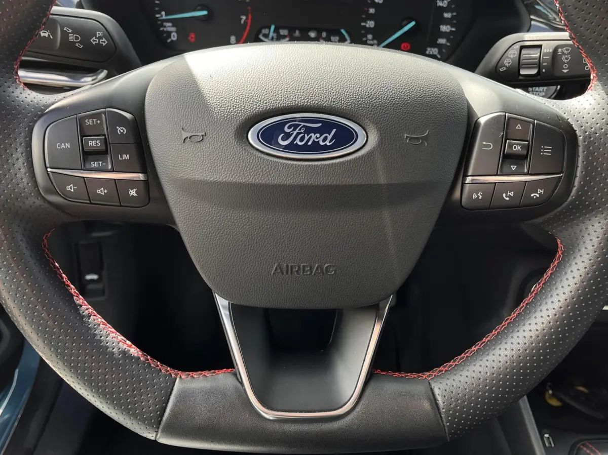 1.0 EcoBoost Hybrid ST-Line 125PK Cruise Carplay-Navi Climate Parkeersensoren Achter 17'' Velgen Privacy Glass *Sportief*