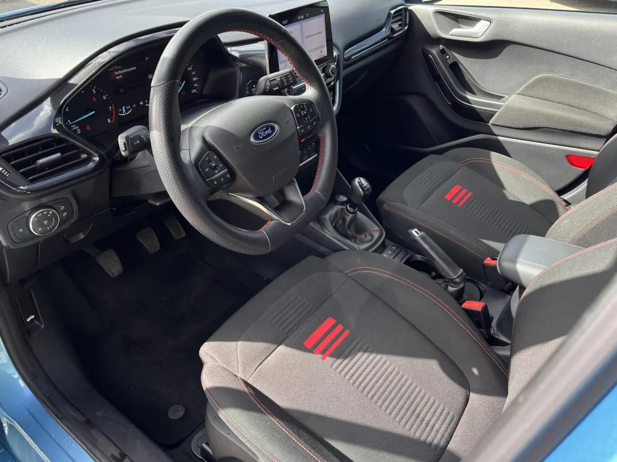 1.0 EcoBoost Hybrid ST-Line 125PK Cruise Carplay-Navi Climate Parkeersensoren Achter 17'' Velgen Privacy Glass *Sportief*