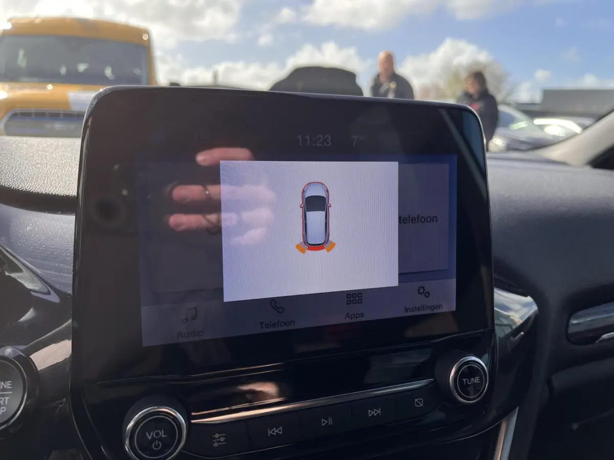 1.0 EcoBoost Hybrid ST-Line 125PK Cruise Carplay-Navi Climate Parkeersensoren Achter 17'' Velgen Privacy Glass *Sportief*
