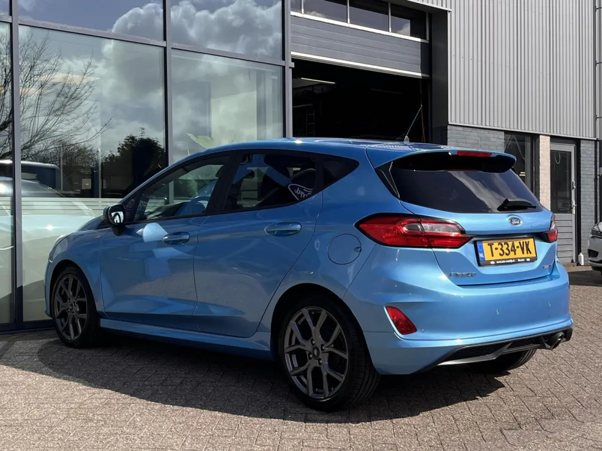 1.0 EcoBoost Hybrid ST-Line 125PK Cruise Carplay-Navi Climate Parkeersensoren Achter 17'' Velgen Privacy Glass *Sportief*