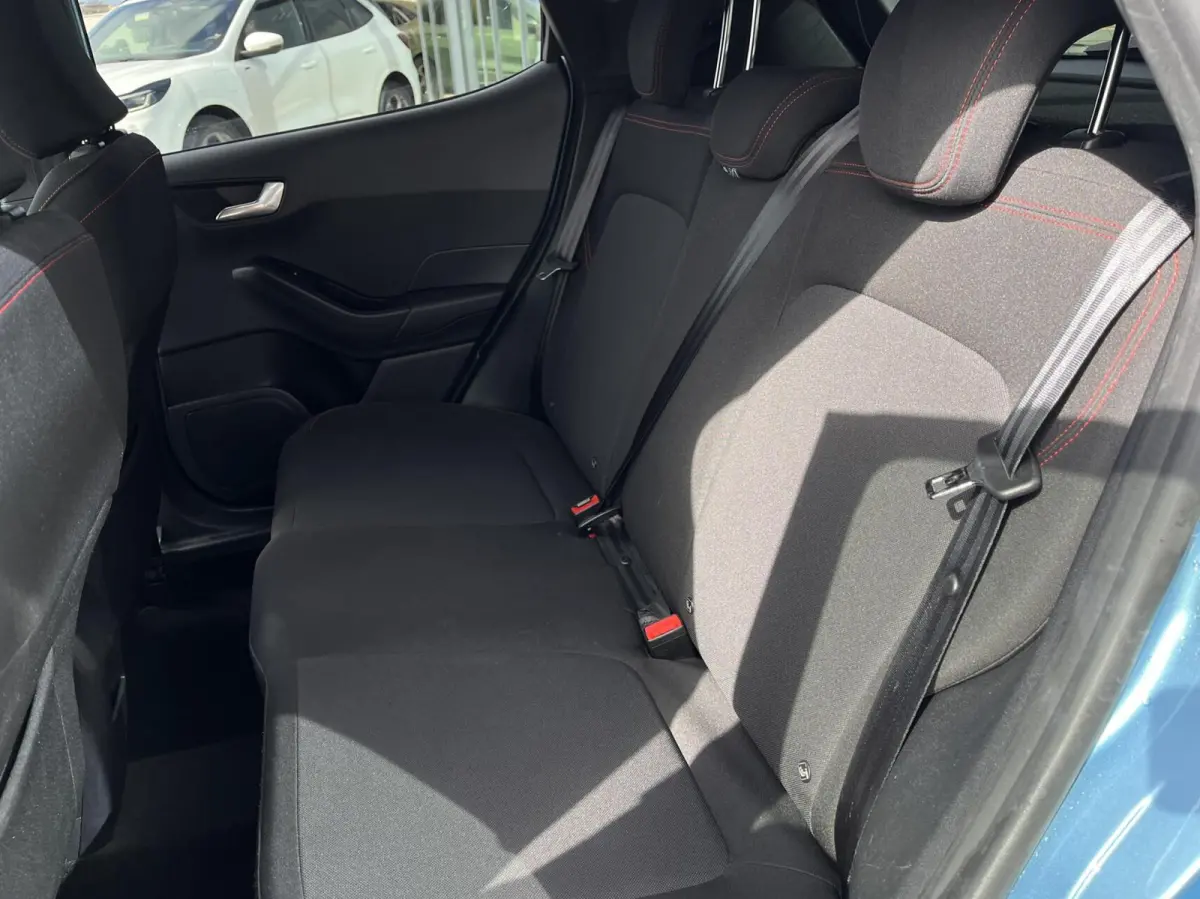 1.0 EcoBoost Hybrid ST-Line 125PK Cruise Carplay-Navi Climate Parkeersensoren Achter 17'' Velgen Privacy Glass *Sportief*