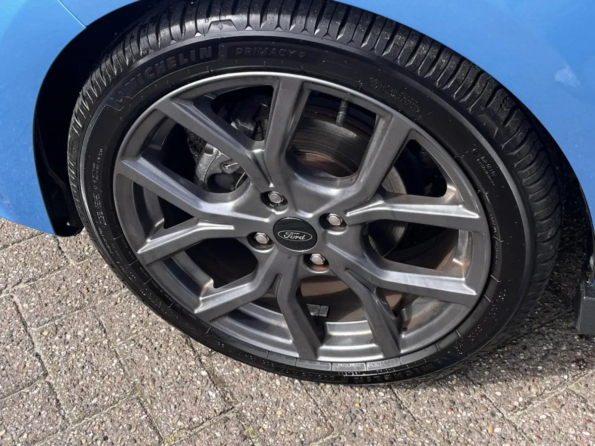 1.0 EcoBoost Hybrid ST-Line 125PK Cruise Carplay-Navi Climate Parkeersensoren Achter 17'' Velgen Privacy Glass *Sportief*