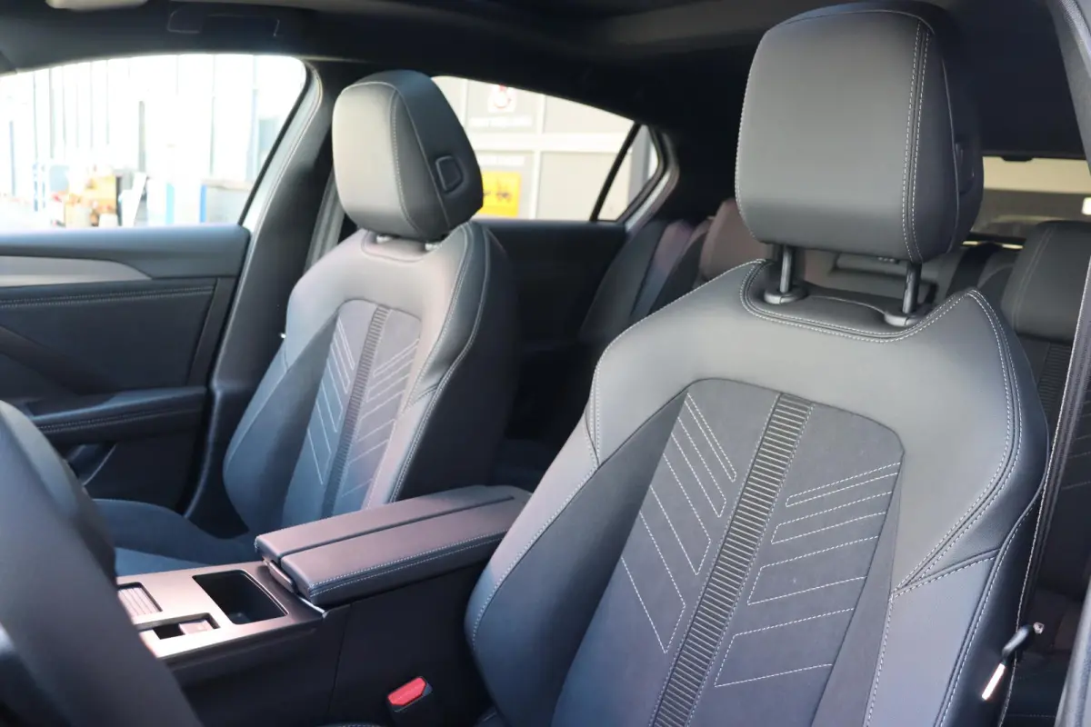 58 kWh Ultimate / Pano / Suede / Voorraad