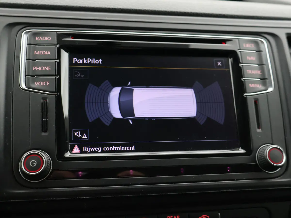 CARAVELLE 2.0 TDI DSG ROLSTOEL LIFT EURO 6 + STANDKACHEL | 18 INCH | CAMERA | CARPLAY | LED | STOELVERW.