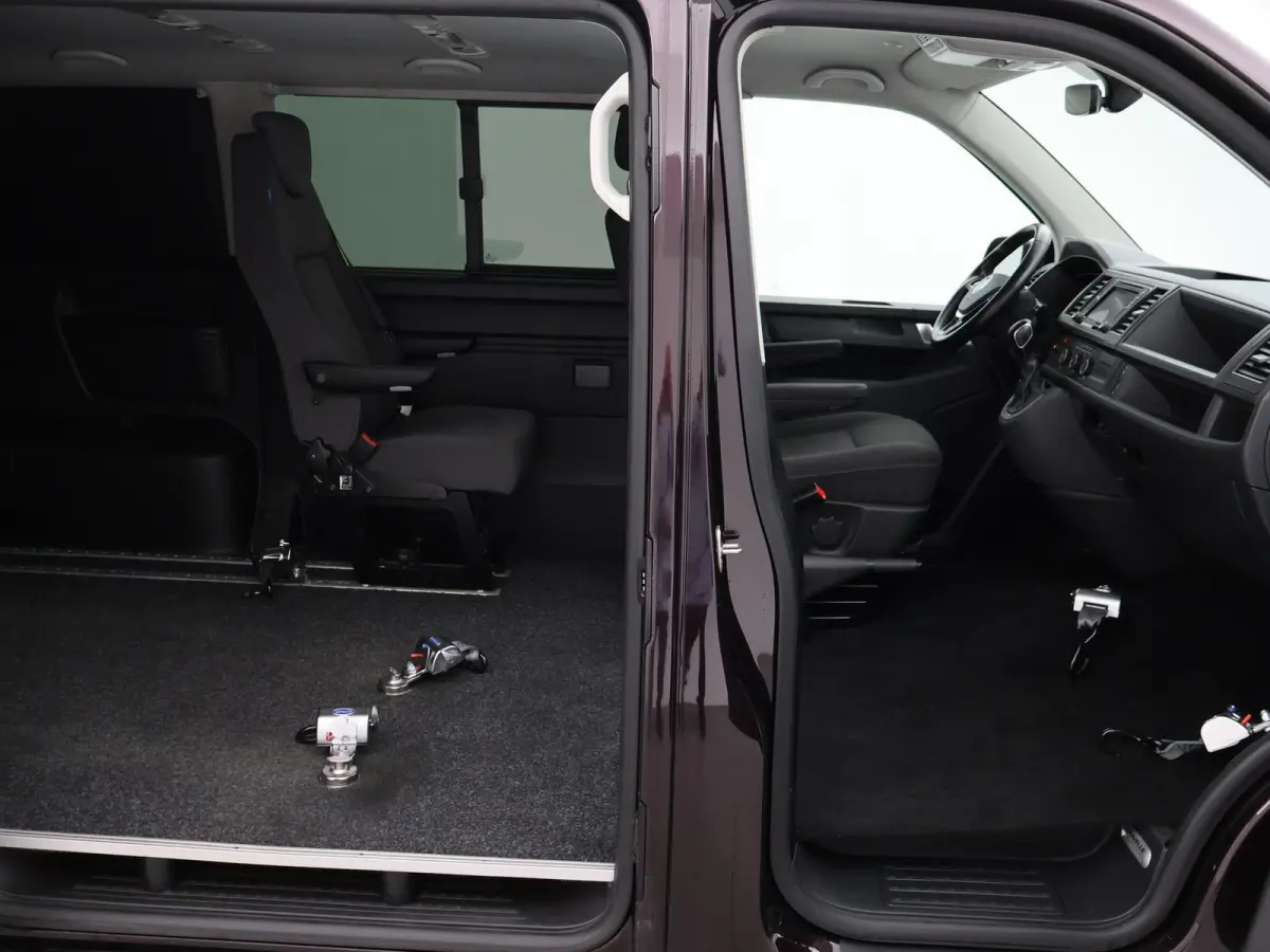 CARAVELLE 2.0 TDI DSG ROLSTOEL LIFT EURO 6 + STANDKACHEL | 18 INCH | CAMERA | CARPLAY | LED | STOELVERW.