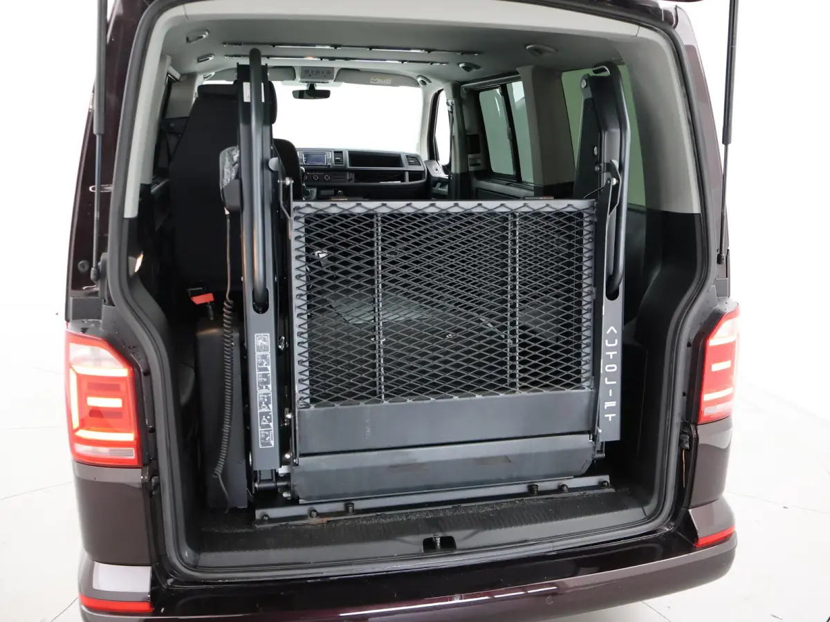 CARAVELLE 2.0 TDI DSG ROLSTOEL LIFT EURO 6 + STANDKACHEL | 18 INCH | CAMERA | CARPLAY | LED | STOELVERW.