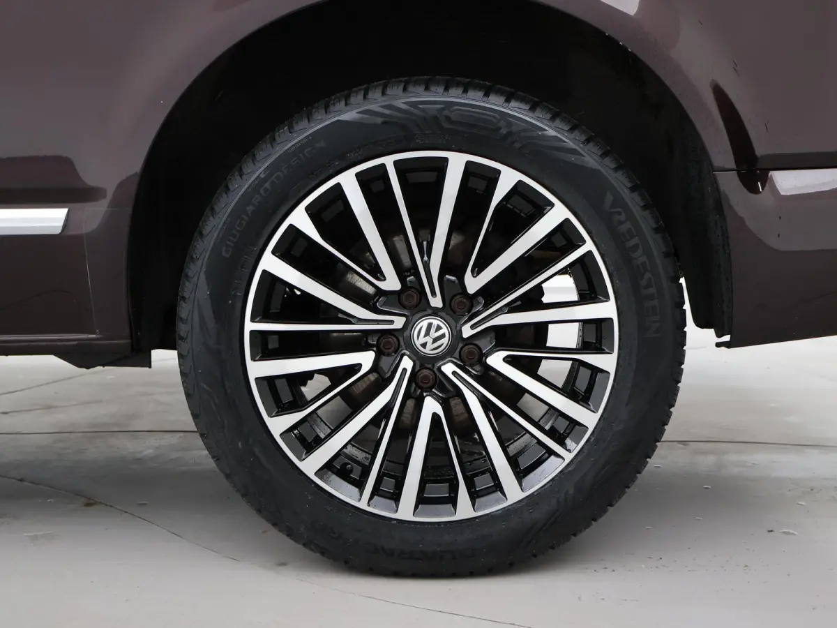CARAVELLE 2.0 TDI DSG ROLSTOEL LIFT EURO 6 + STANDKACHEL | 18 INCH | CAMERA | CARPLAY | LED | STOELVERW.