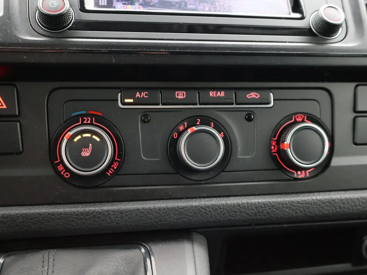 CARAVELLE 2.0 TDI DSG ROLSTOEL LIFT EURO 6 + STANDKACHEL | 18 INCH | CAMERA | CARPLAY | LED | STOELVERW.