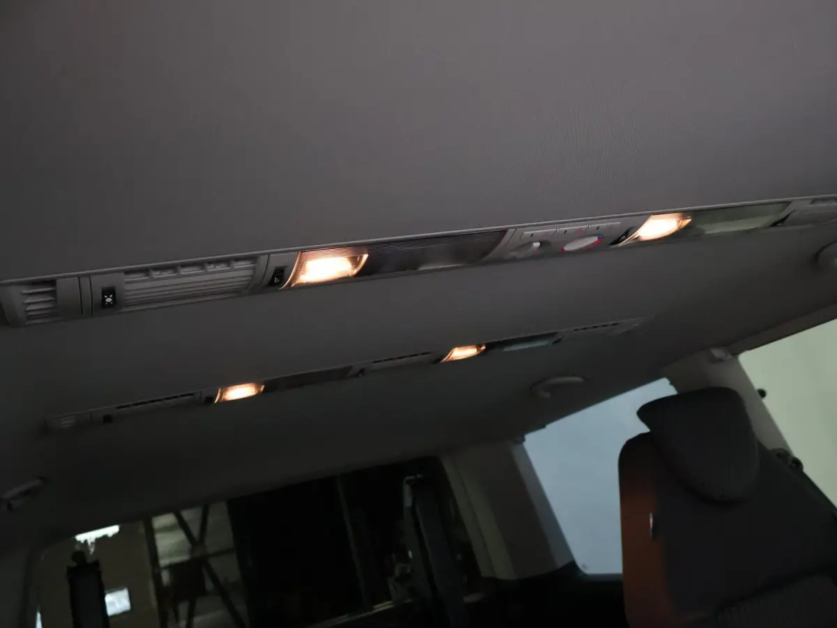 CARAVELLE 2.0 TDI DSG ROLSTOEL LIFT EURO 6 + STANDKACHEL | 18 INCH | CAMERA | CARPLAY | LED | STOELVERW.