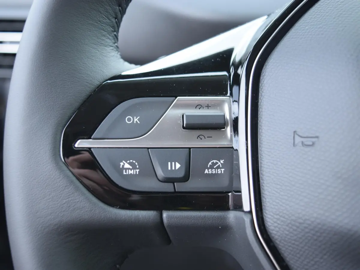 136 L2 50 kWh | HOUTEN BETIMMERING |  2X SCHUIFDEUR | 16" LMV | PACK WINTER | NAVI | CAMERA | CRUISE CONTROL