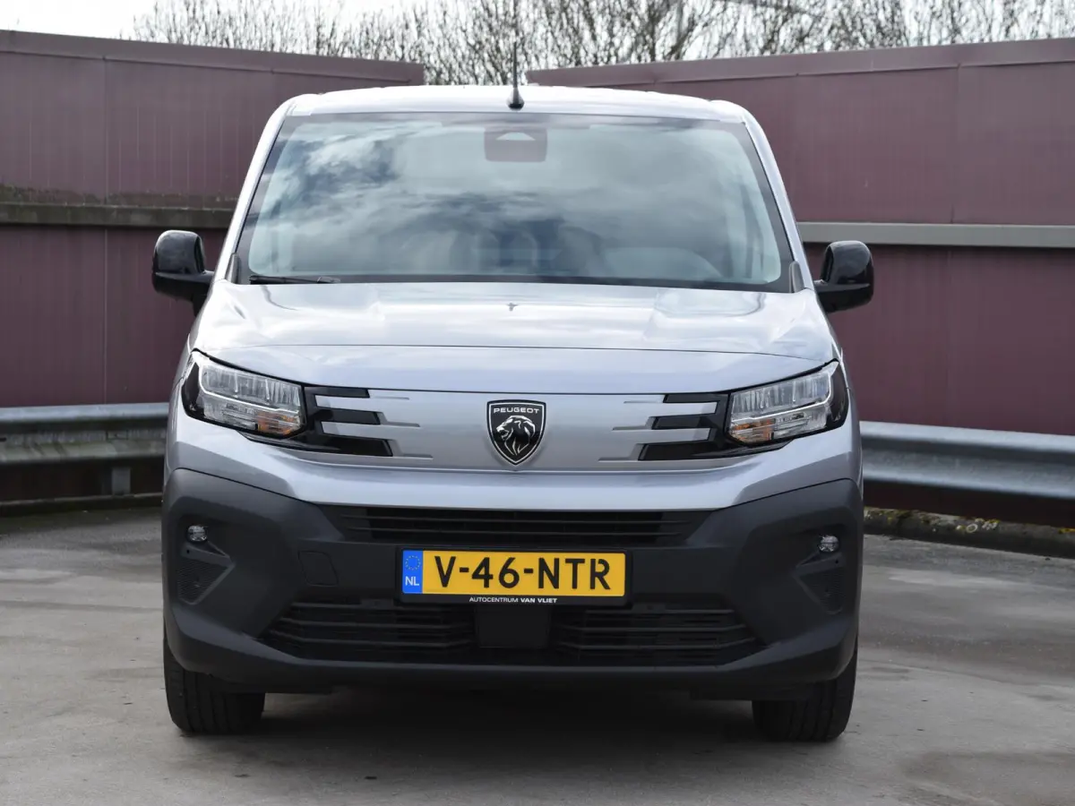 136 L2 50 kWh | HOUTEN BETIMMERING |  2X SCHUIFDEUR | 16" LMV | PACK WINTER | NAVI | CAMERA | CRUISE CONTROL