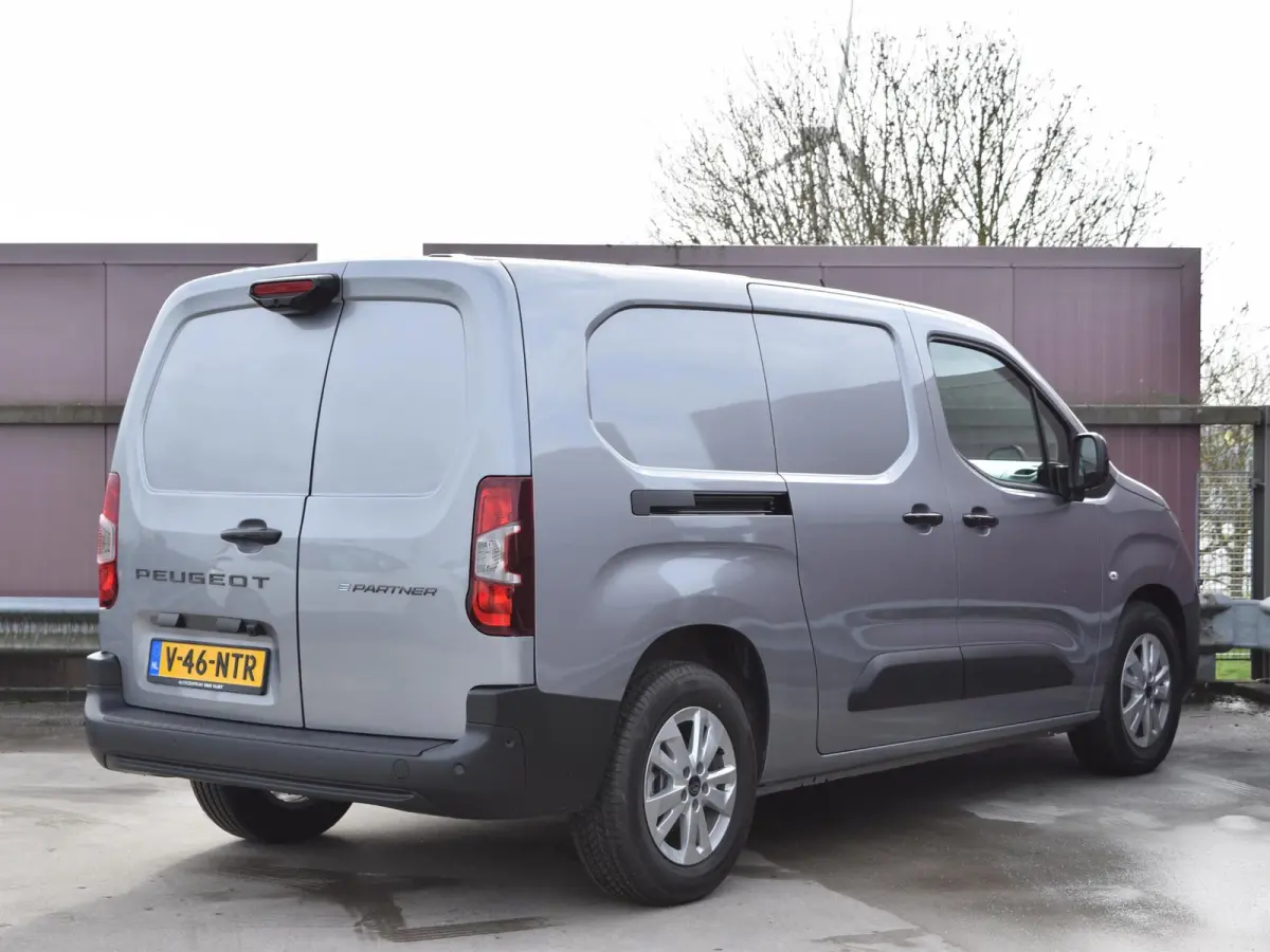 136 L2 50 kWh | HOUTEN BETIMMERING |  2X SCHUIFDEUR | 16" LMV | PACK WINTER | NAVI | CAMERA | CRUISE CONTROL