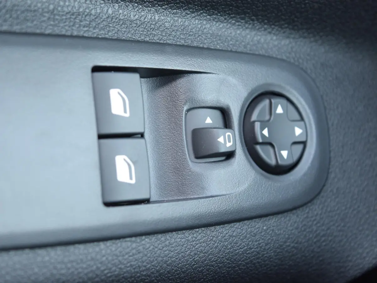 136 L2 50 kWh | HOUTEN BETIMMERING |  2X SCHUIFDEUR | 16" LMV | PACK WINTER | NAVI | CAMERA | CRUISE CONTROL