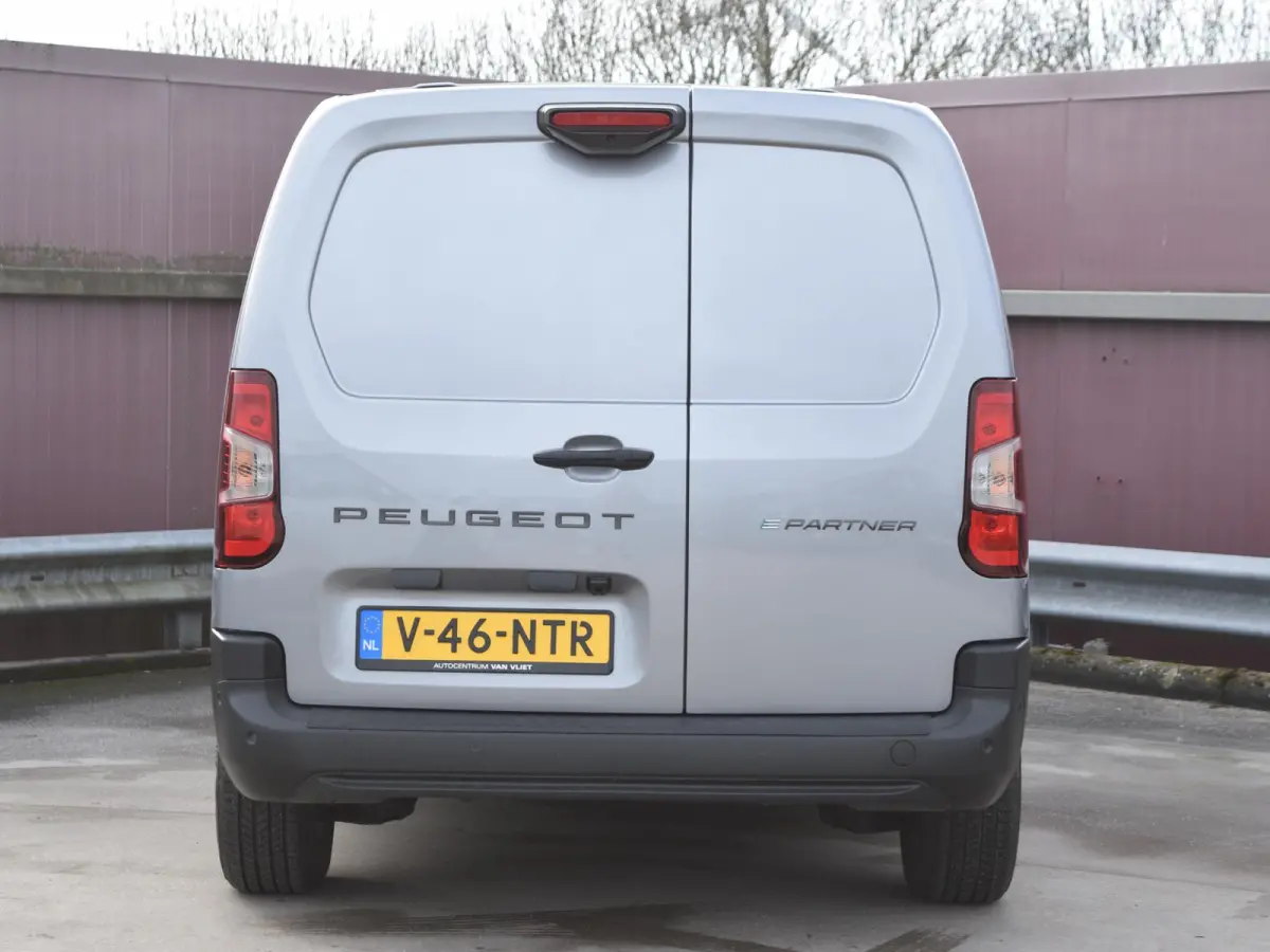 136 L2 50 kWh | HOUTEN BETIMMERING |  2X SCHUIFDEUR | 16" LMV | PACK WINTER | NAVI | CAMERA | CRUISE CONTROL