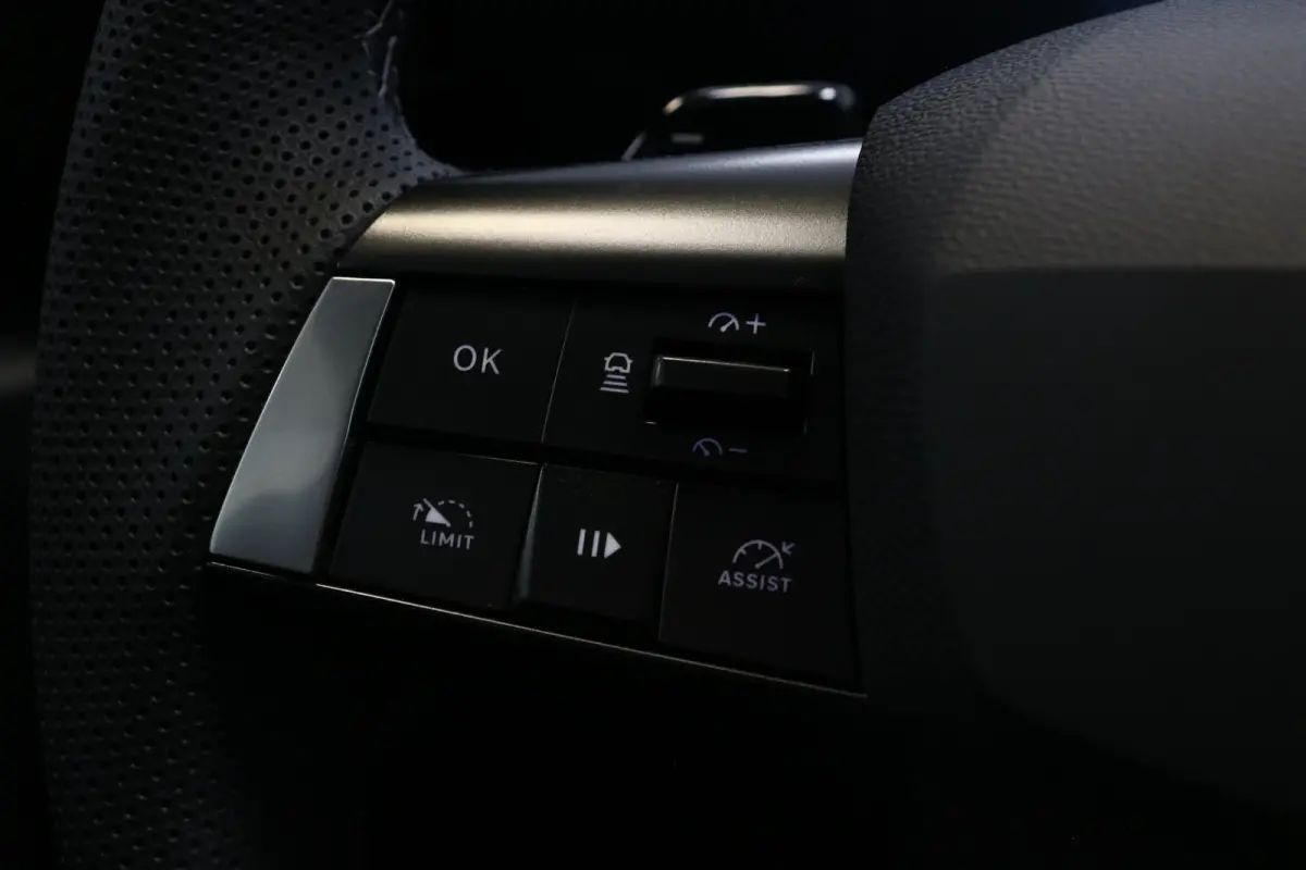 Astra Electric Ultimate | Achteruitrijcamera | Apple Carplay/Android Auto|telefoonintegratie premium | Audio installatie
