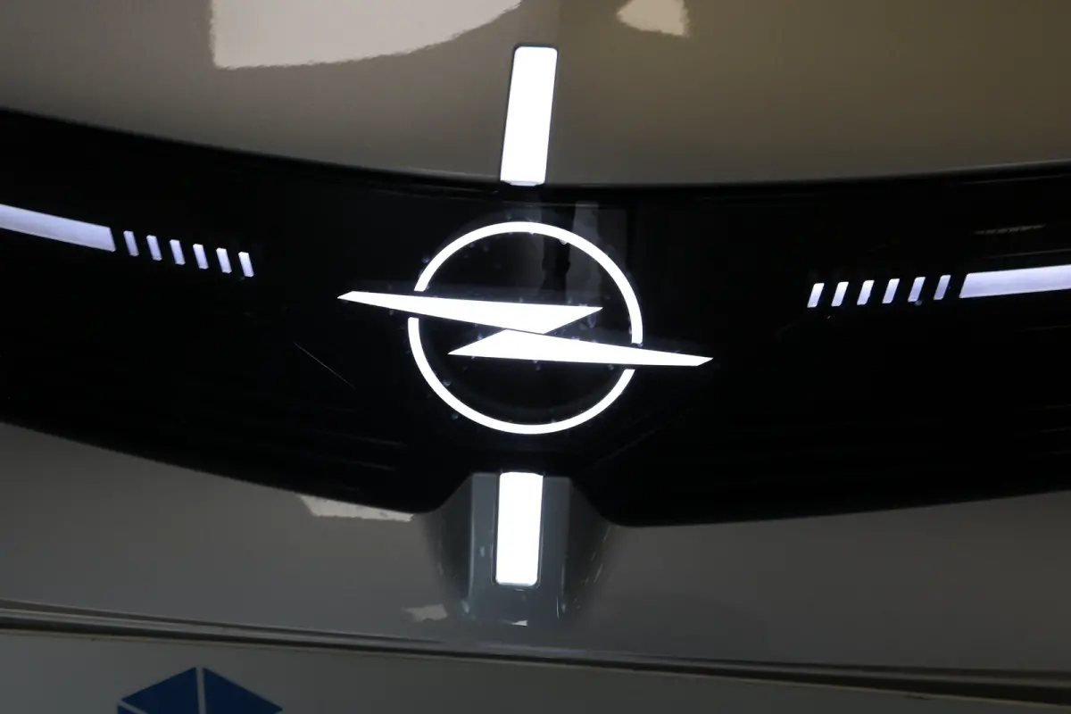 Astra Electric Ultimate | Achteruitrijcamera | Apple Carplay/Android Auto|telefoonintegratie premium | Audio installatie