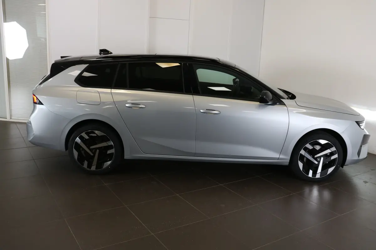 Astra Electric Ultimate | Achteruitrijcamera | Apple Carplay/Android Auto|telefoonintegratie premium | Audio installatie