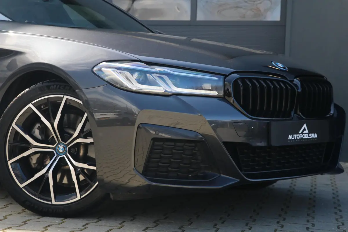 530e |M-SPORT| ShadowLine Panodak LaserLed Headup Leder LiveCockpit Trekhaak Sfeerverlicht Fabrieksgarantie 40000KM BJ2024