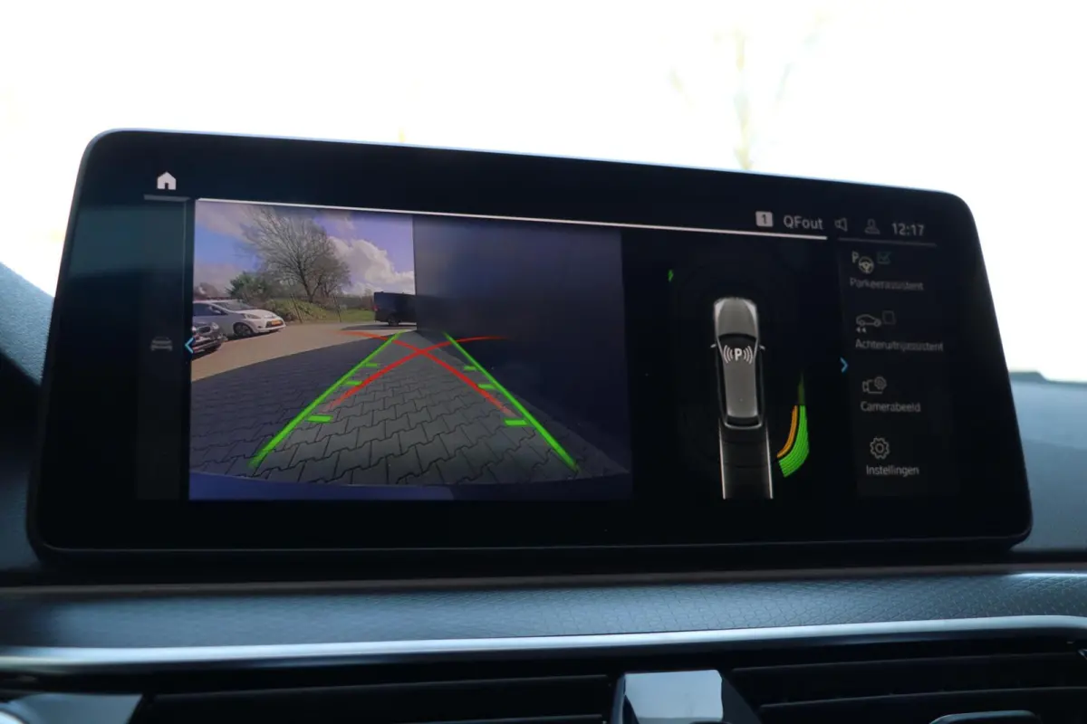 530e |M-SPORT| ShadowLine Panodak LaserLed Headup Leder LiveCockpit Trekhaak Sfeerverlicht Fabrieksgarantie 40000KM BJ2024